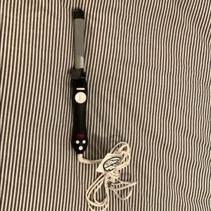 Beachwaver curling iron